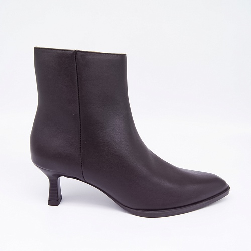 UNISA, ботильоны